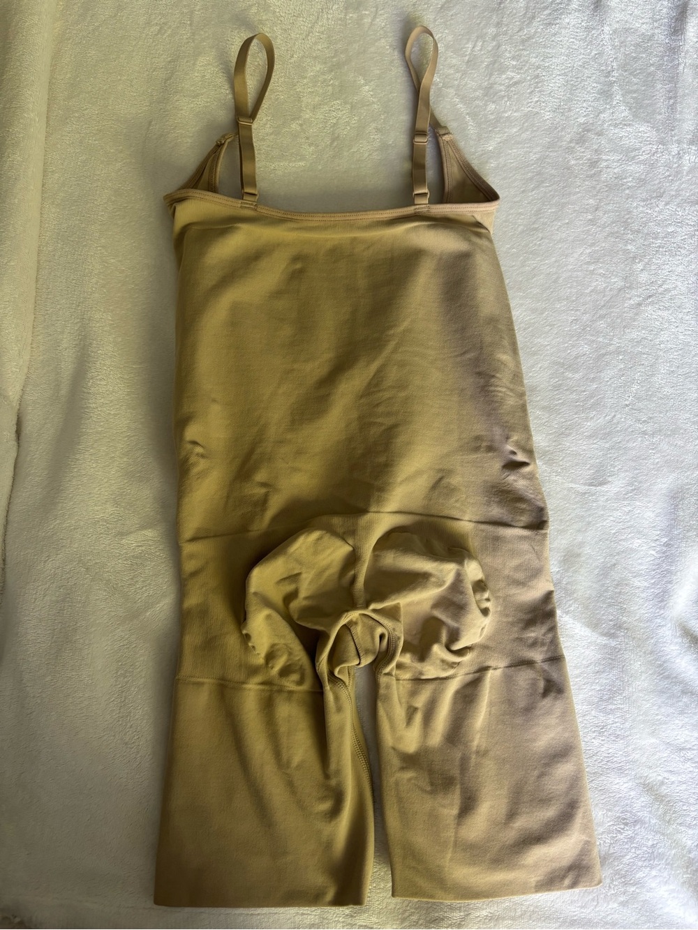SKIMS Tan Stretch Scoop-Neck Bodysuit Shapewear with Adjustable Straps - Picture 2 of 4